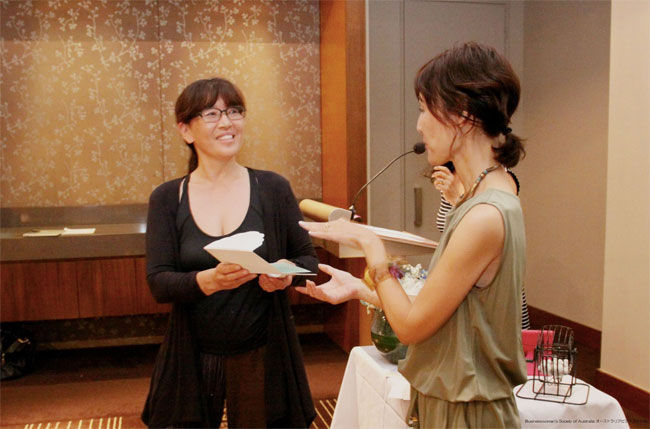 くじ引きもとっても盛り上がりました!賞品を提供してくださった、K Nail Serviceさん、I Rejuvenate Salonさん、Ebisu-Doさん、Japanese Bread Loafさん、Color Talkさん、本当に有り難うございました。ハッピーをシェアするというコンセプトに賛同してくださって、感謝いたします♪